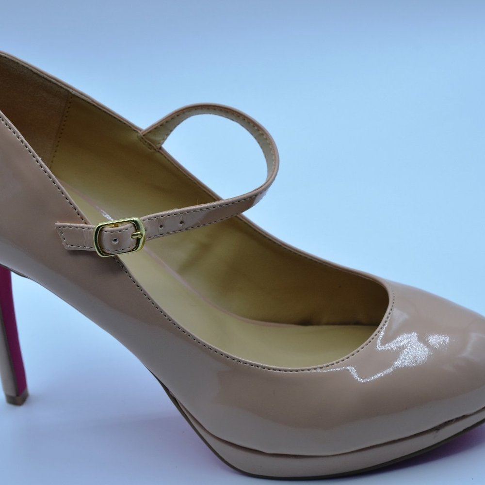 Signature Platform High Heel Pump.